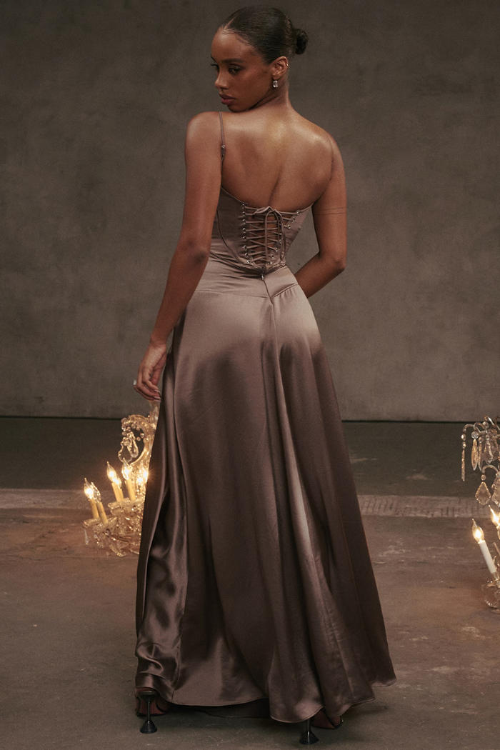 Vestido largo de satén sedoso – Modelo Tyana