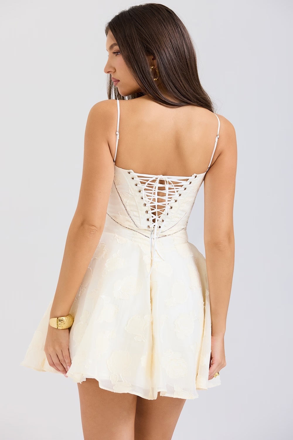 Vestido Bella – Delicadeza en Forma de Flor
