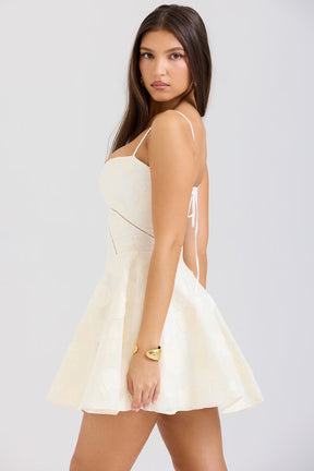 Vestido Bella – Delicadeza en Forma de Flor